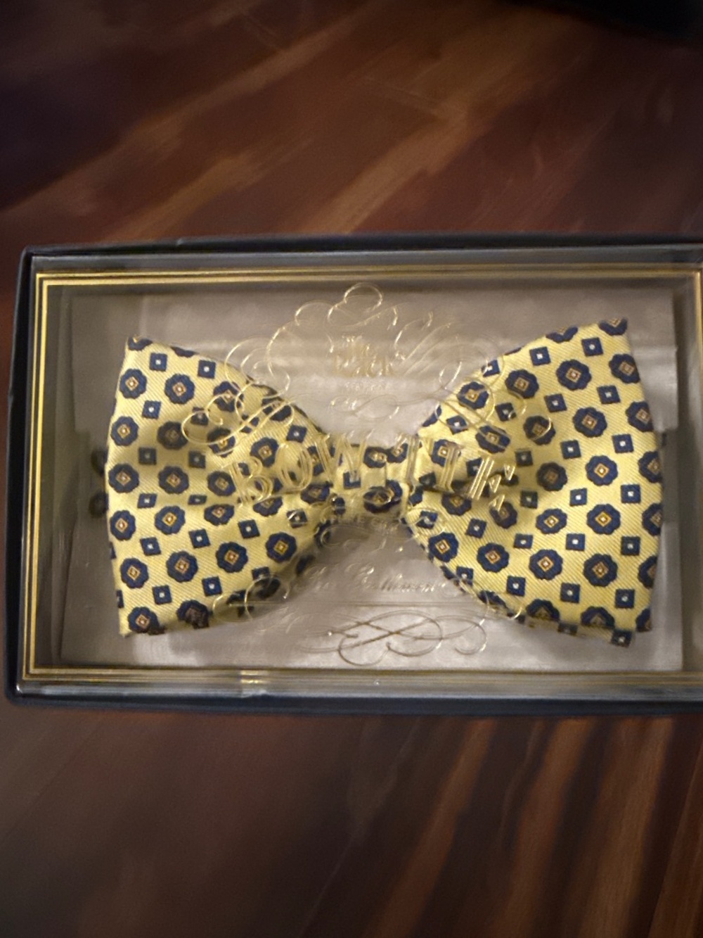 TIE RACK Silk Bow Tie For Gentlemen OS